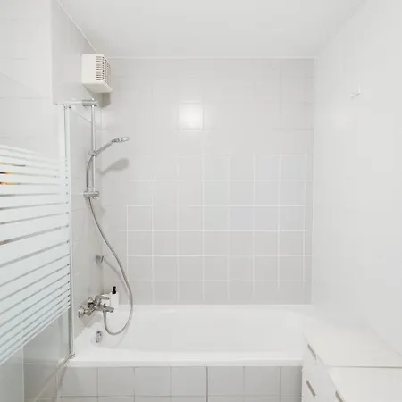 Peaceful Little Retreat, Spacious Free Garage Park Lublana