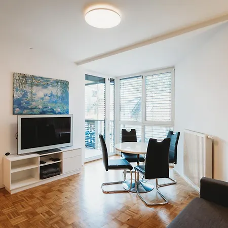 Peaceful Little Retreat, Spacious Free Garage Park Lägenhet