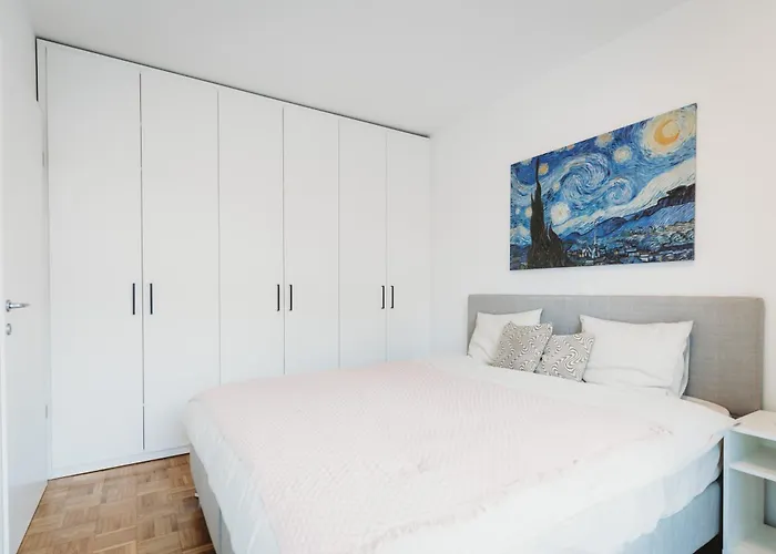 Apartment Peaceful Little Retreat, Spacious Free Garage Park