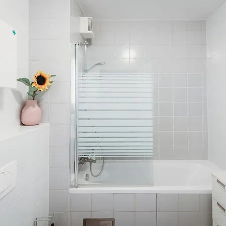 Peaceful Little Retreat, Spacious Free Garage Park ليوبليانا